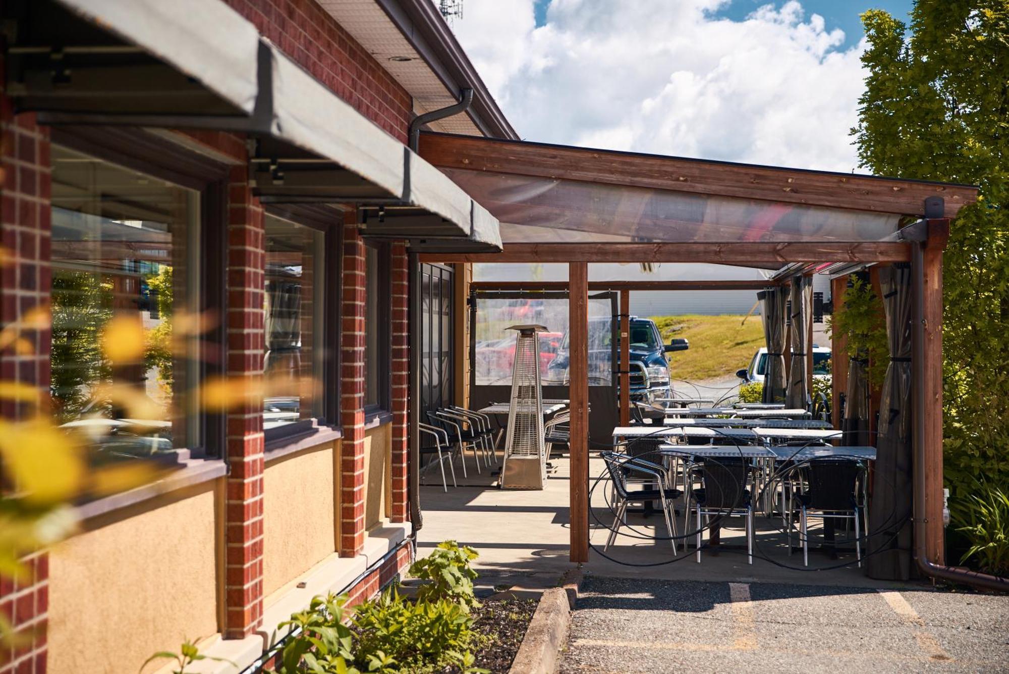 Hotel-Resto-Bar Le Journel Saint-Joseph-de-Beauce Exterior foto